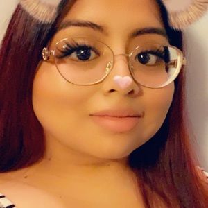 Meet your Posher, Vanessa